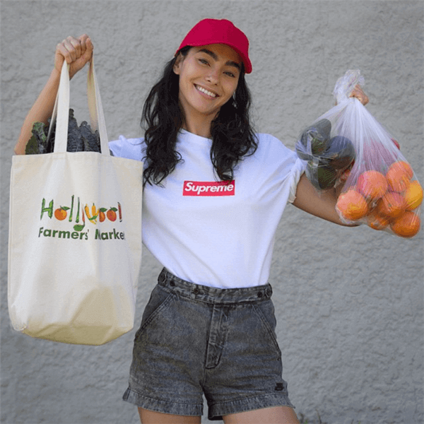 2020SS新作 白 シュプリームコピー シュプリーム 20周年 Box Logo Tee Tシャツ